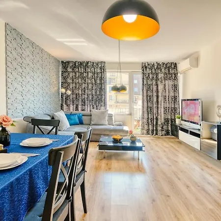 Comfort In Center * Warna